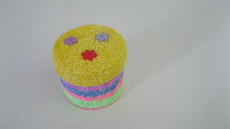 Doosje bedekt met foamclay. € 2,-
